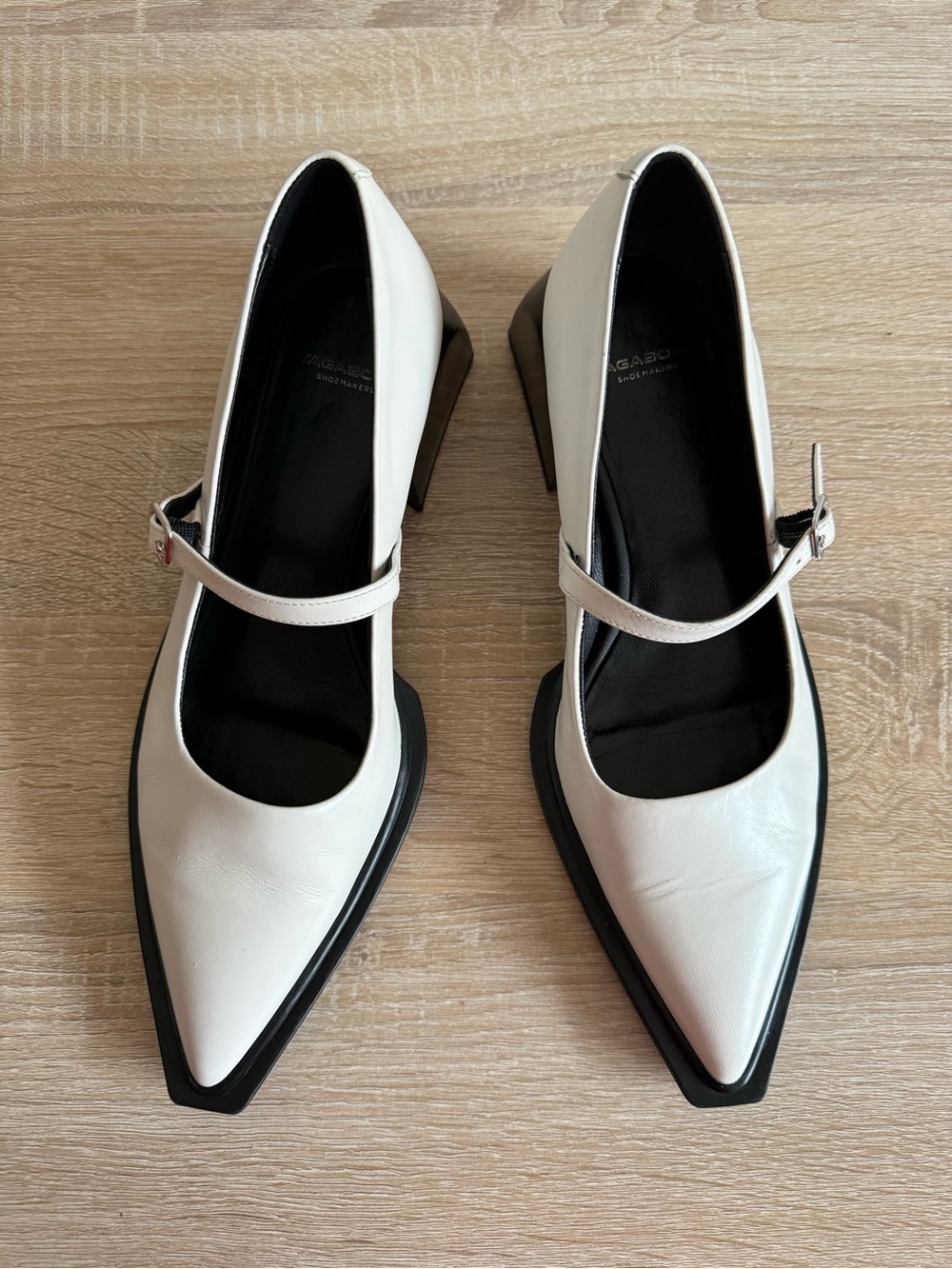 Vagabond Shoemakers Vivian white Pointed Toe Mary Jane Pump Sz 38/8 chunky heel - Picture 4 of 8